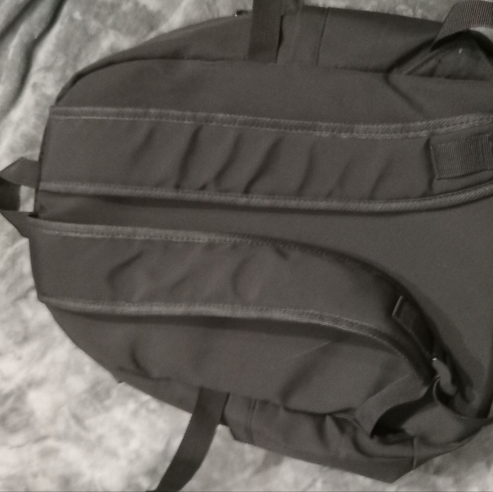 USB Backpack - Picture 4 of 7